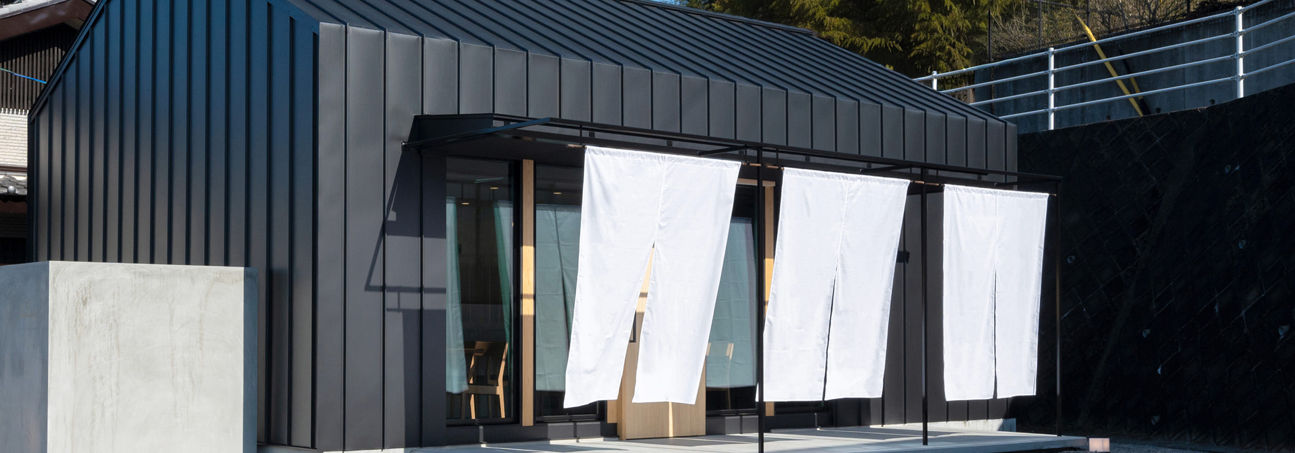 お店の外装の写真